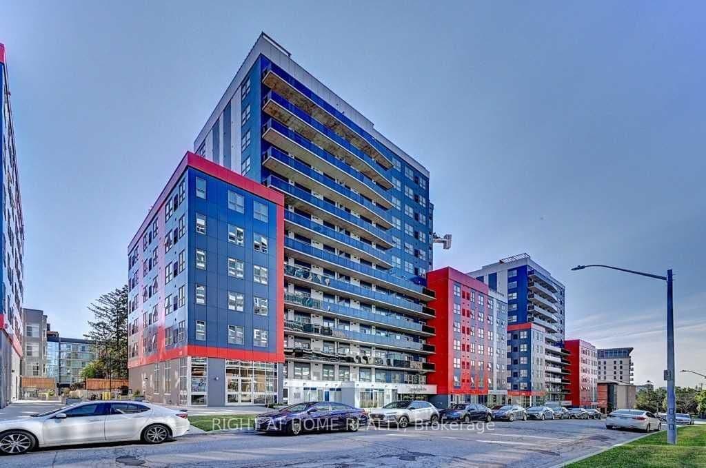 #215 - 258B Sunview Street