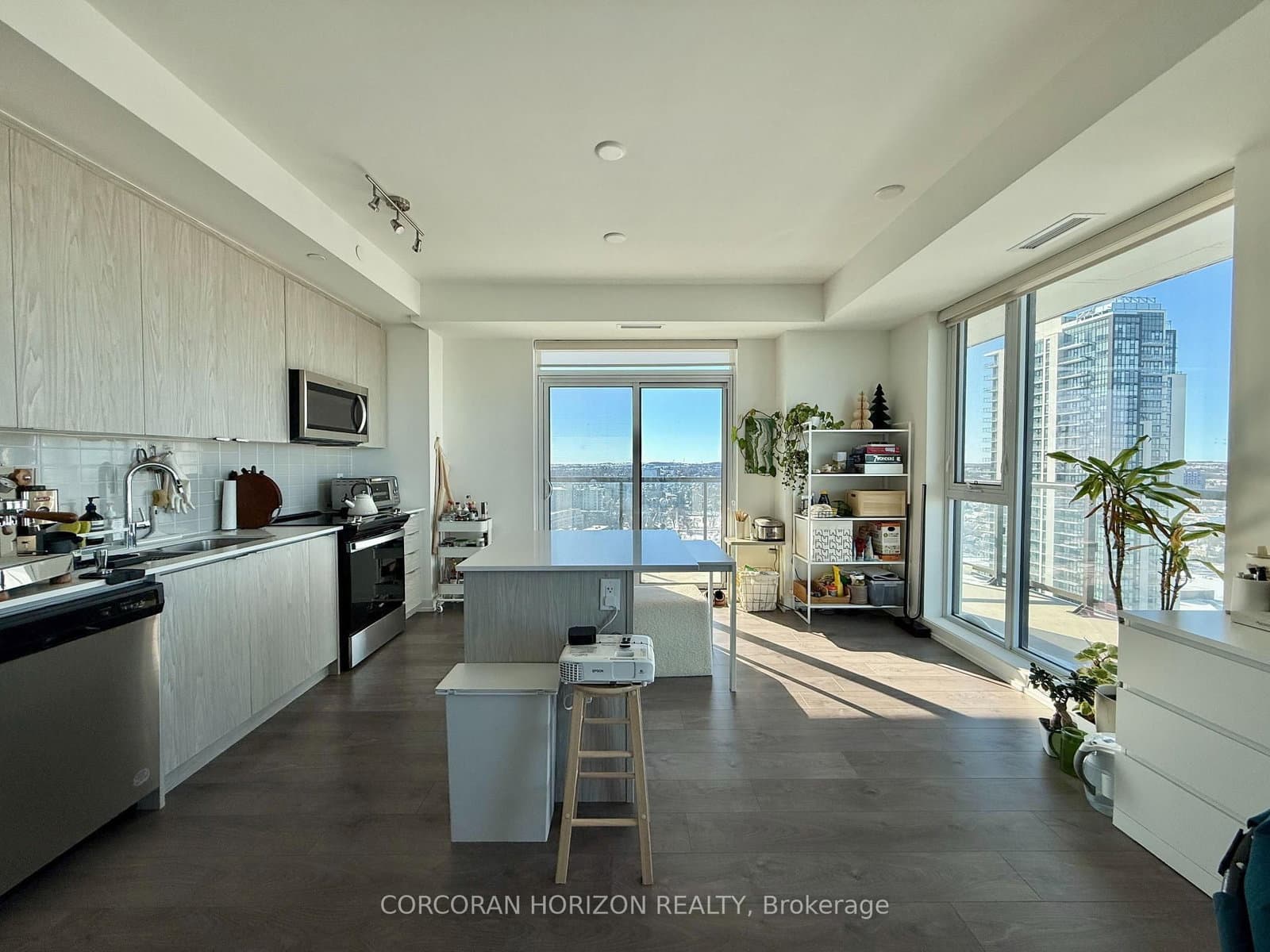 55 Duke Street W, Unit 1909