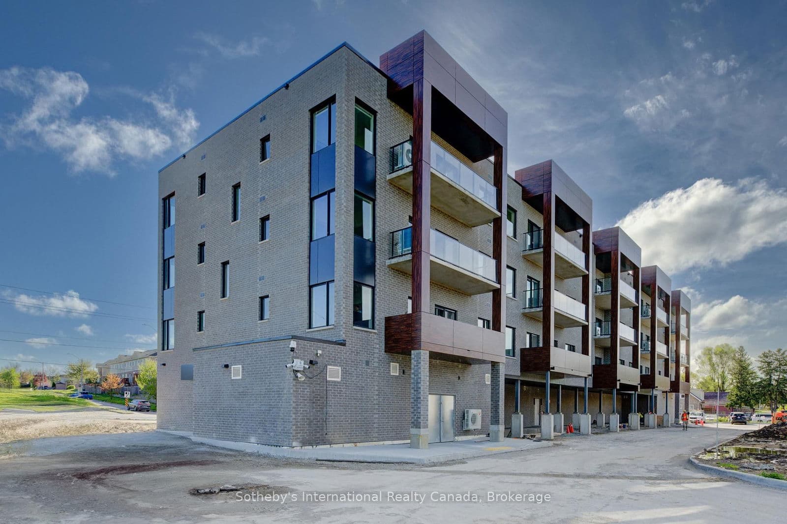 408 Dundas Street S, Unit 302