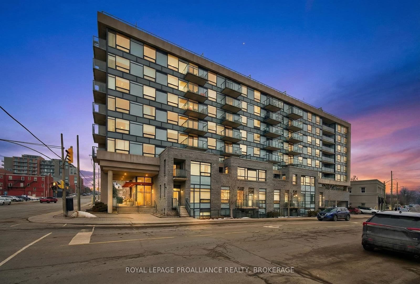 #A2 - 121 Queen Street