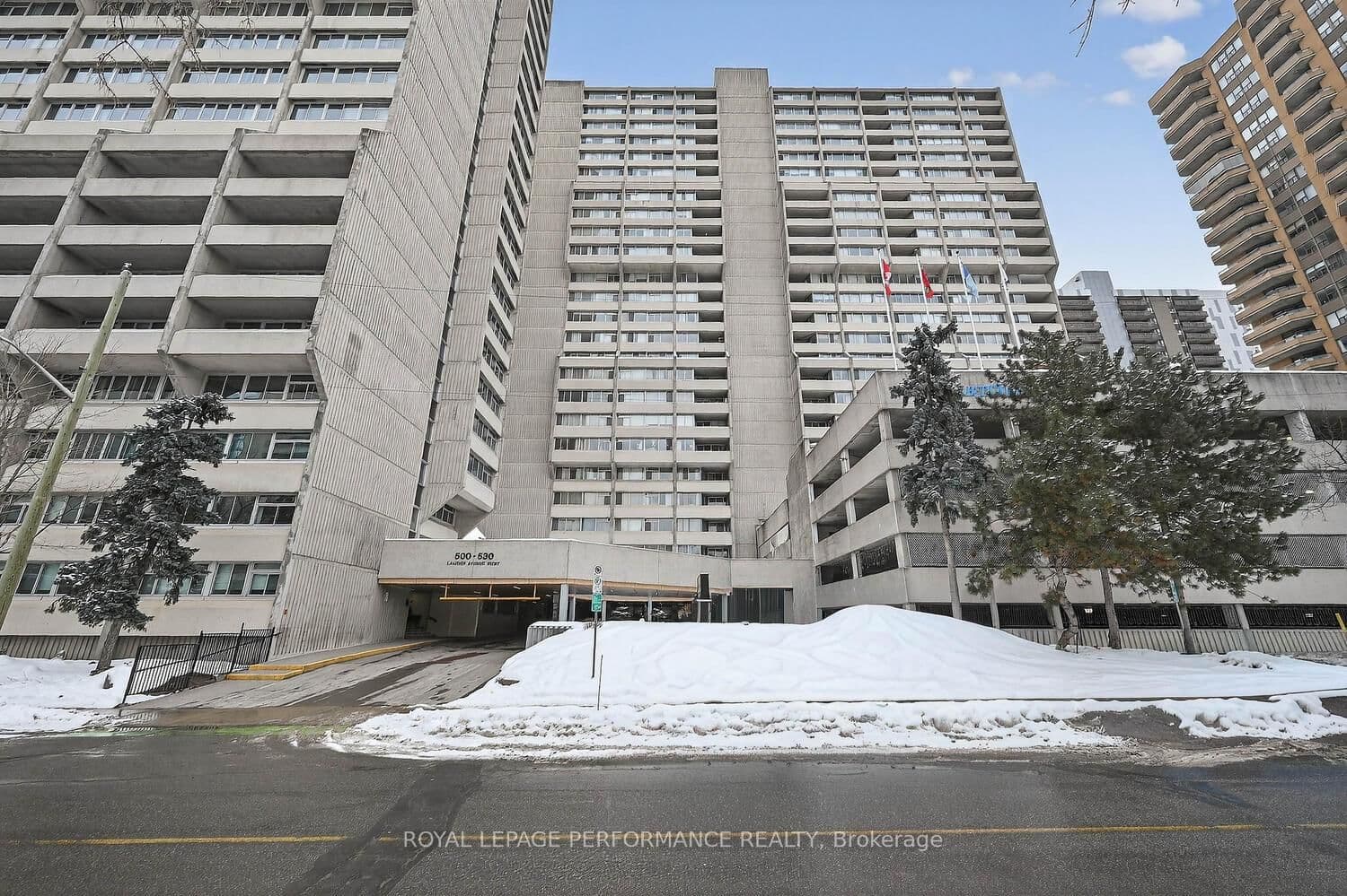 #2502 - 530 Laurier Avenue W