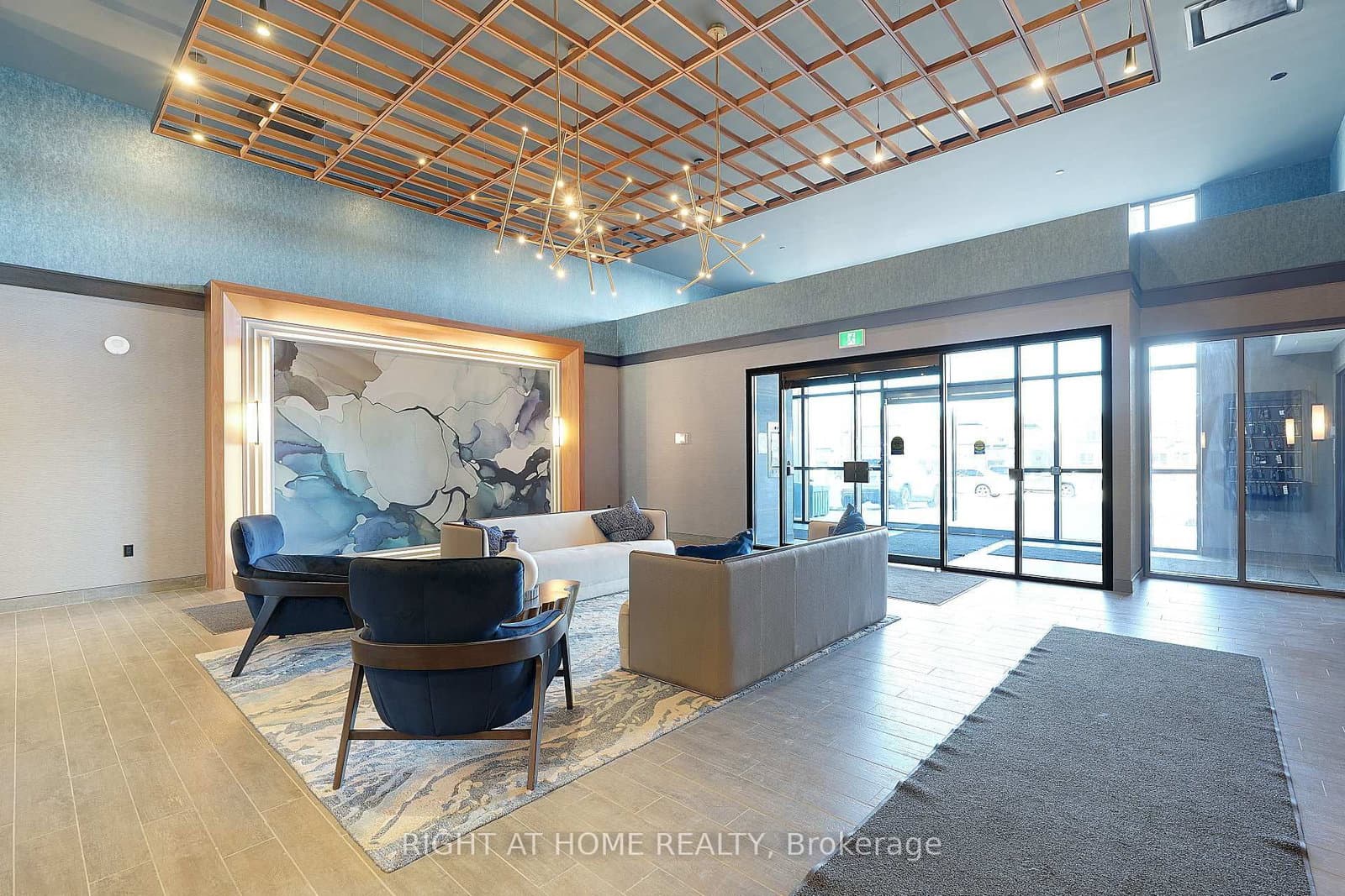 #905 - 460 Dundas Street E