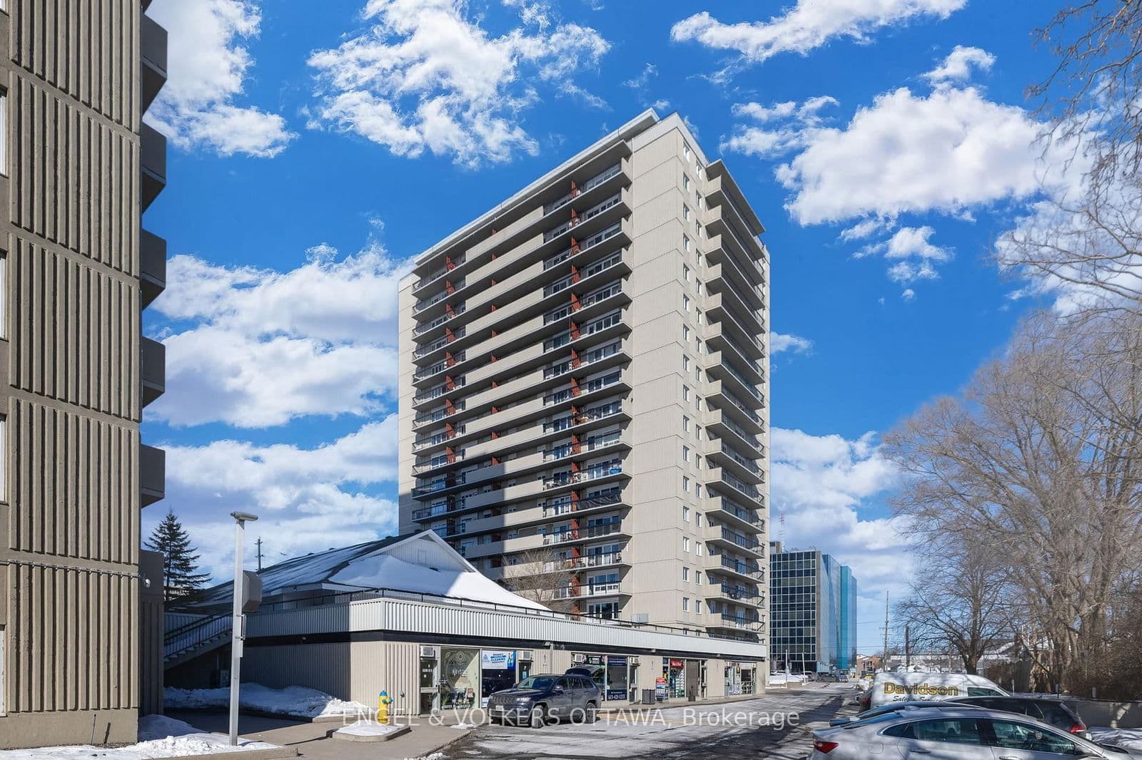 #303 - 158A Mcarthur Avenue