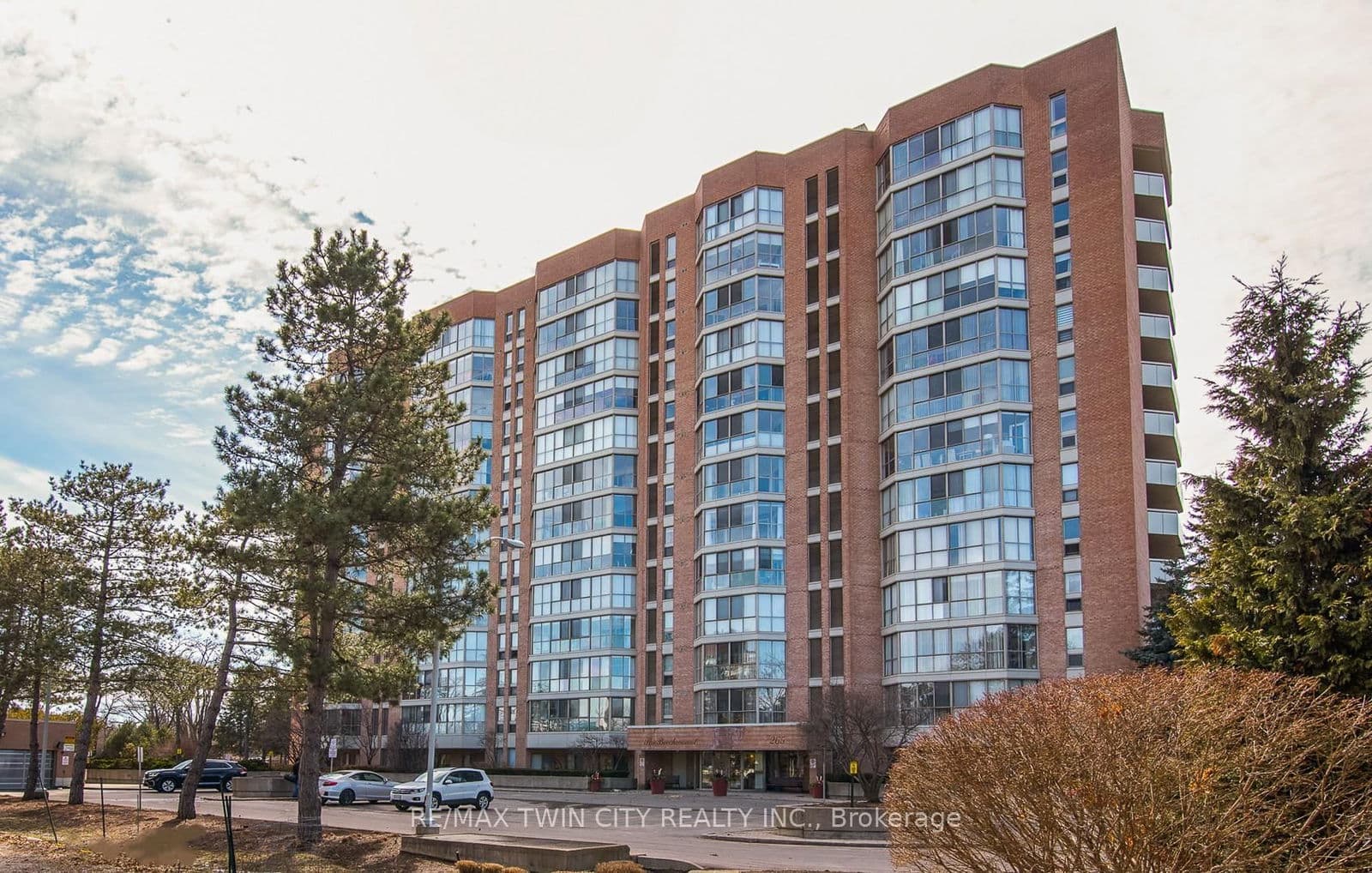 #705 - 265 Westcourt Place