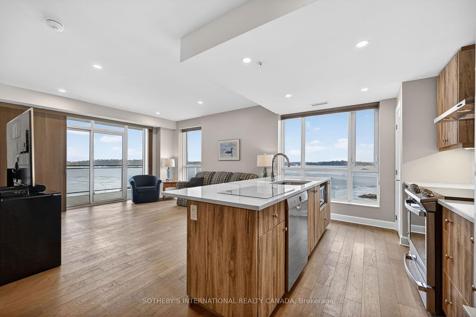 #406 - 129A South Street