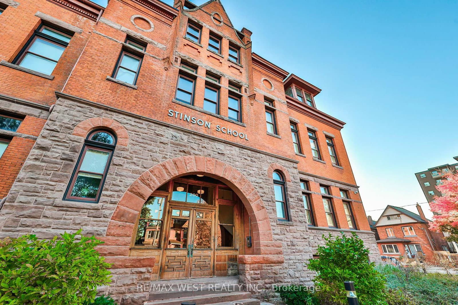 #318 - 200 Stinson Street