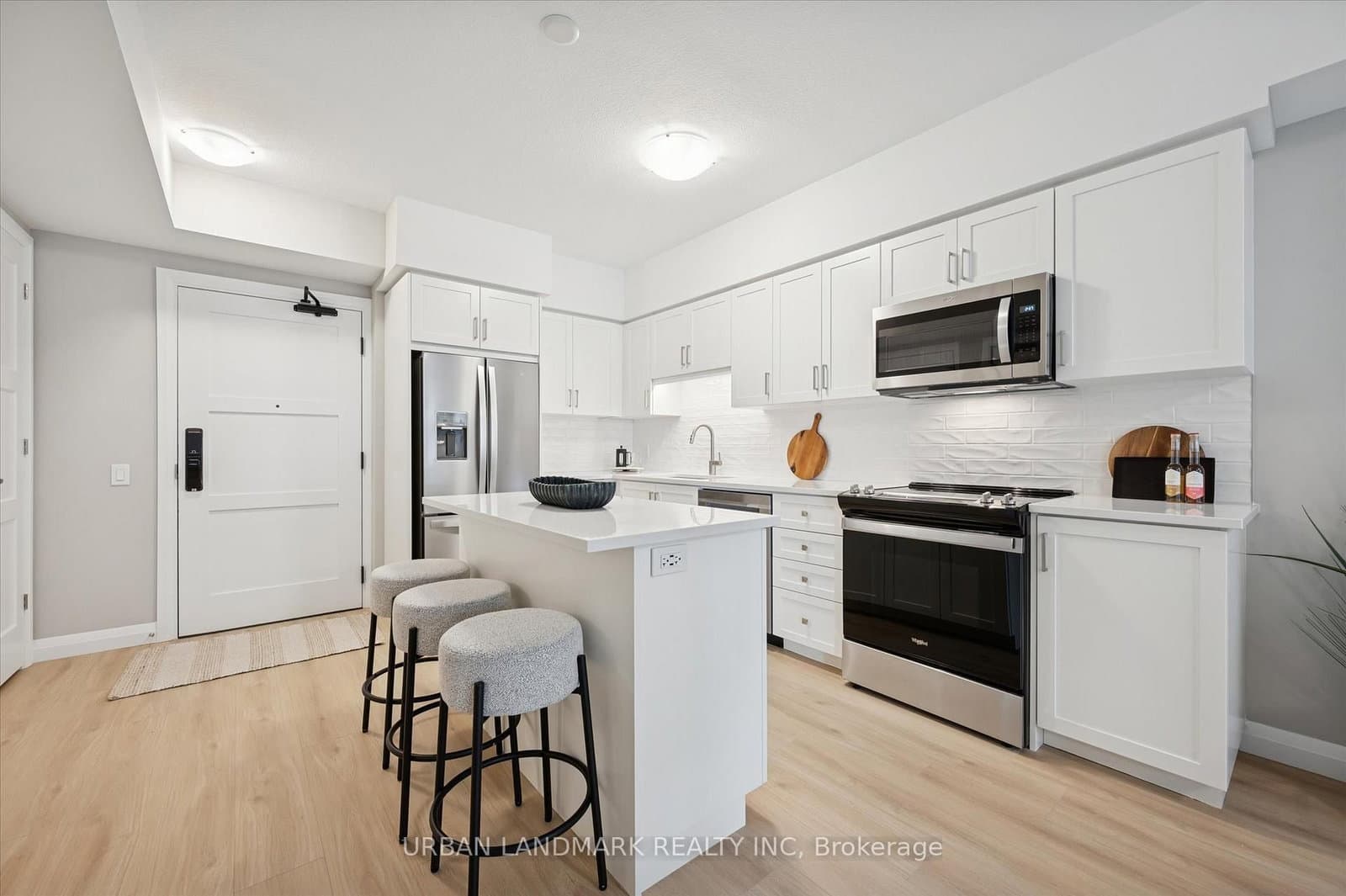 93 Arthur Street S, Unit 712