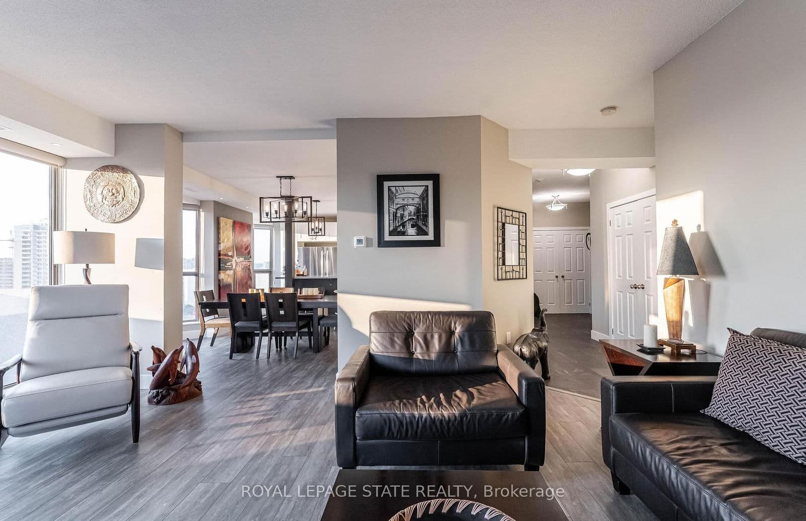 #17C - 67 Caroline Street S