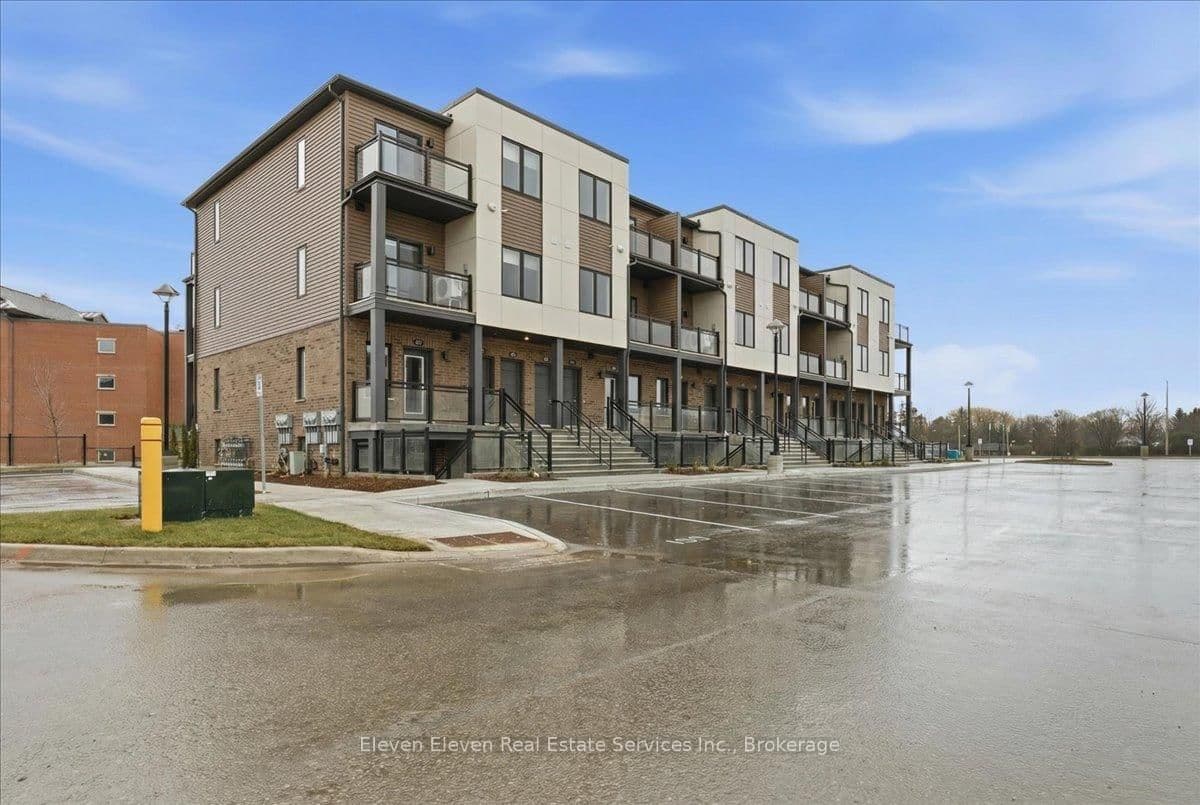 940 St. David Street N, Unit 111