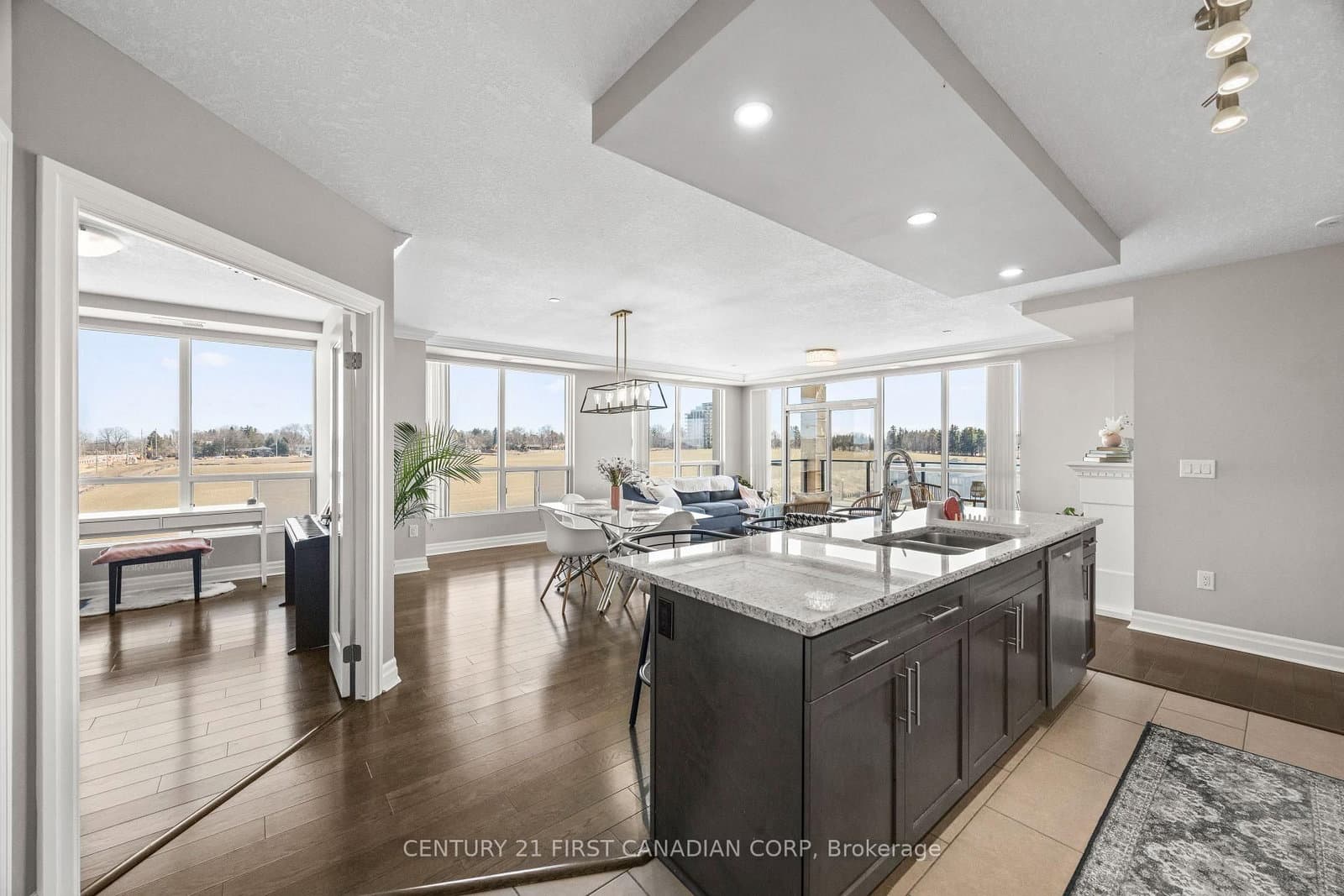 #605 - 240 Villagewalk Boulevard