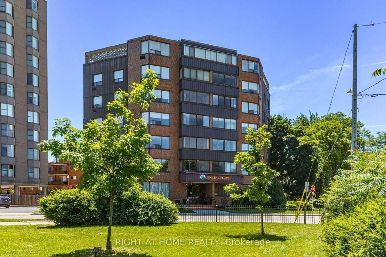 #201 - 166 Mountain Park Avenue