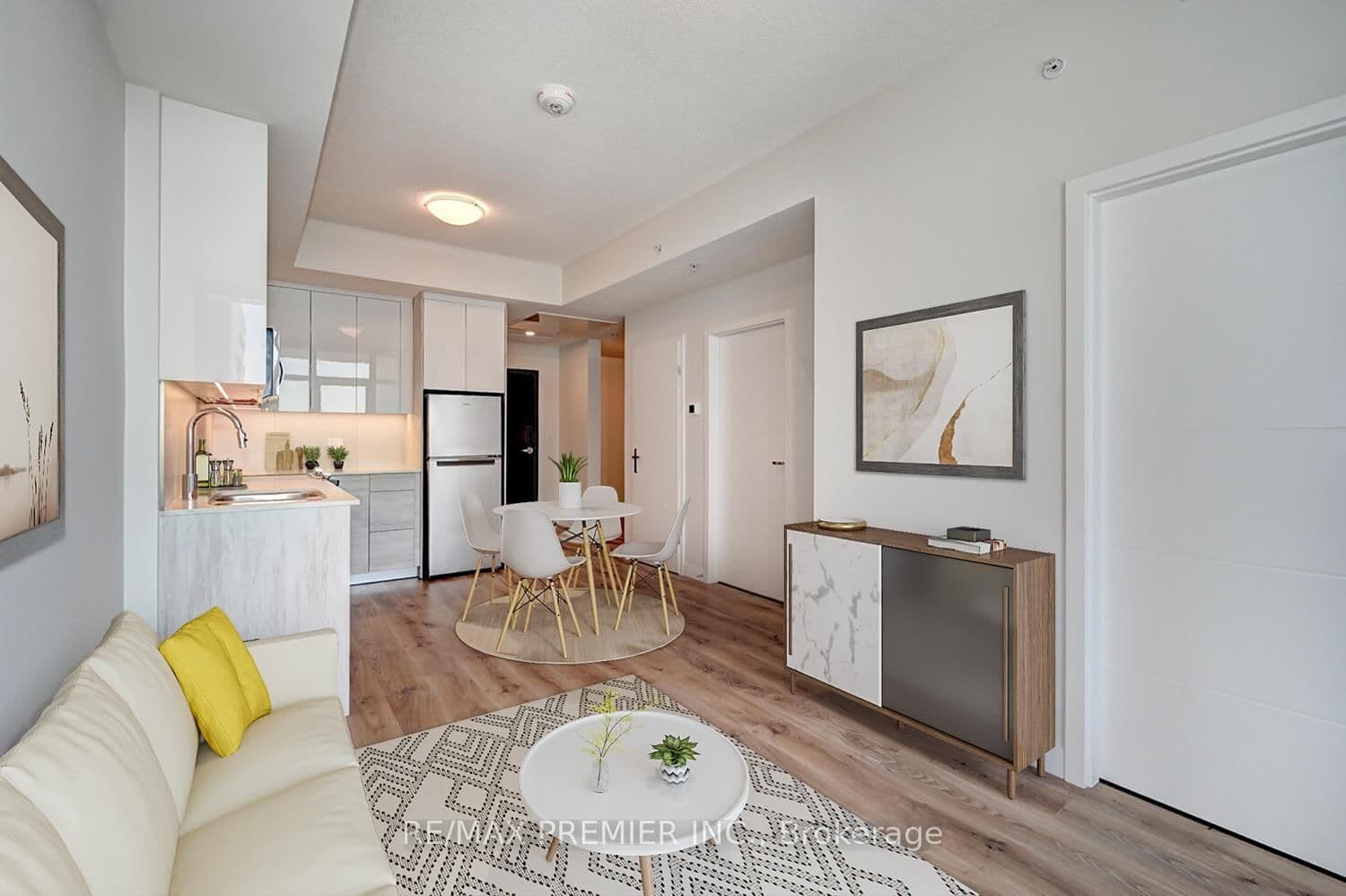 #813 - 60 Frederick Street