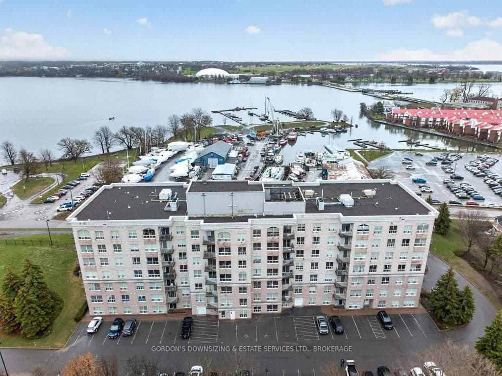 #401 - 350 Wellington Street