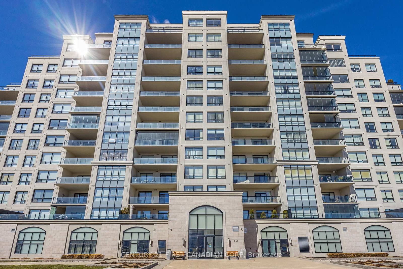 #605 - 240 Villagewalk Boulevard