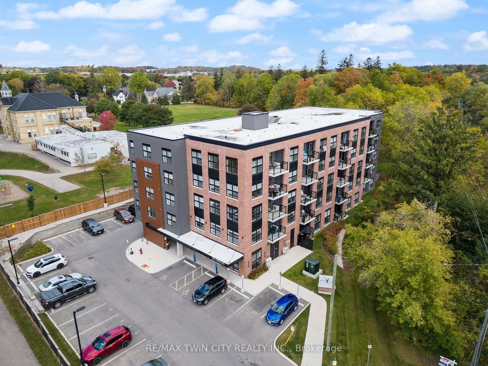 #209 - 88 Gibson Street