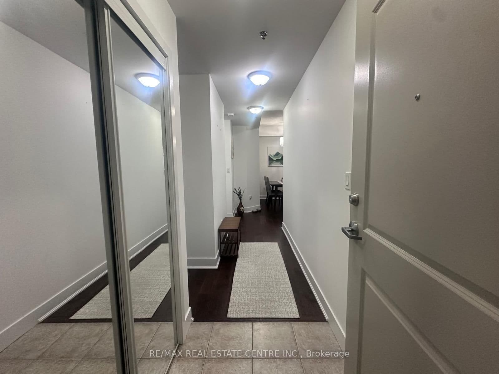 90 Charlton Avenue W, Unit 303