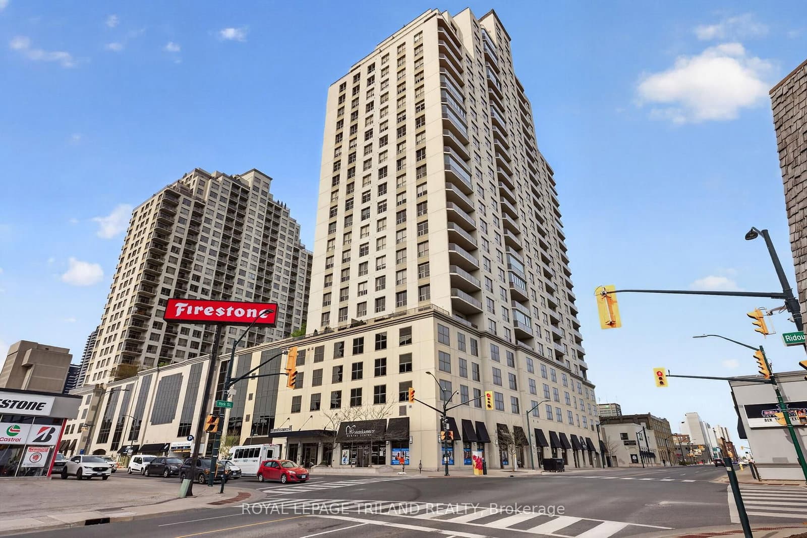 #801 - 330 Ridout Street N