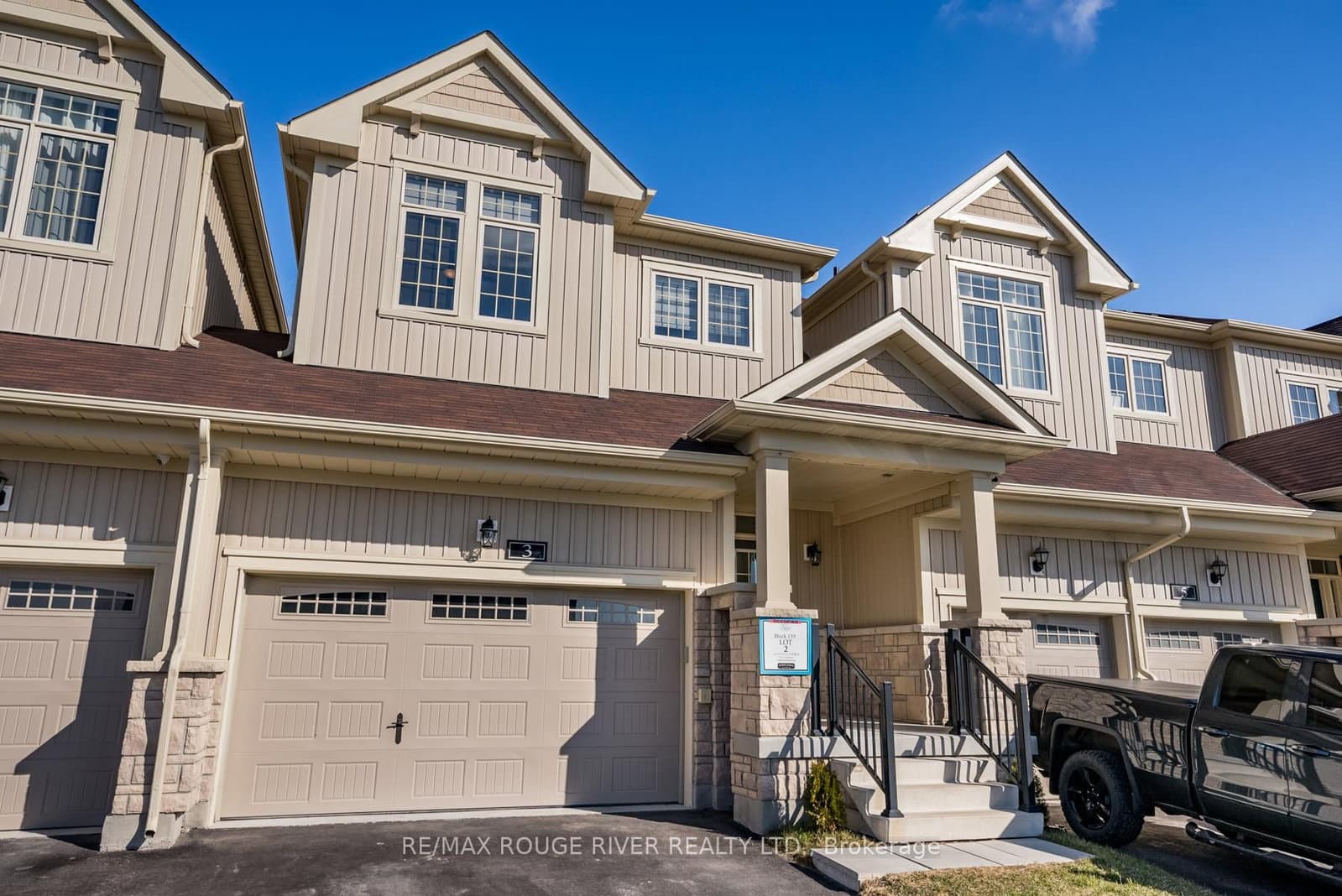 3 Highlands Boulevard