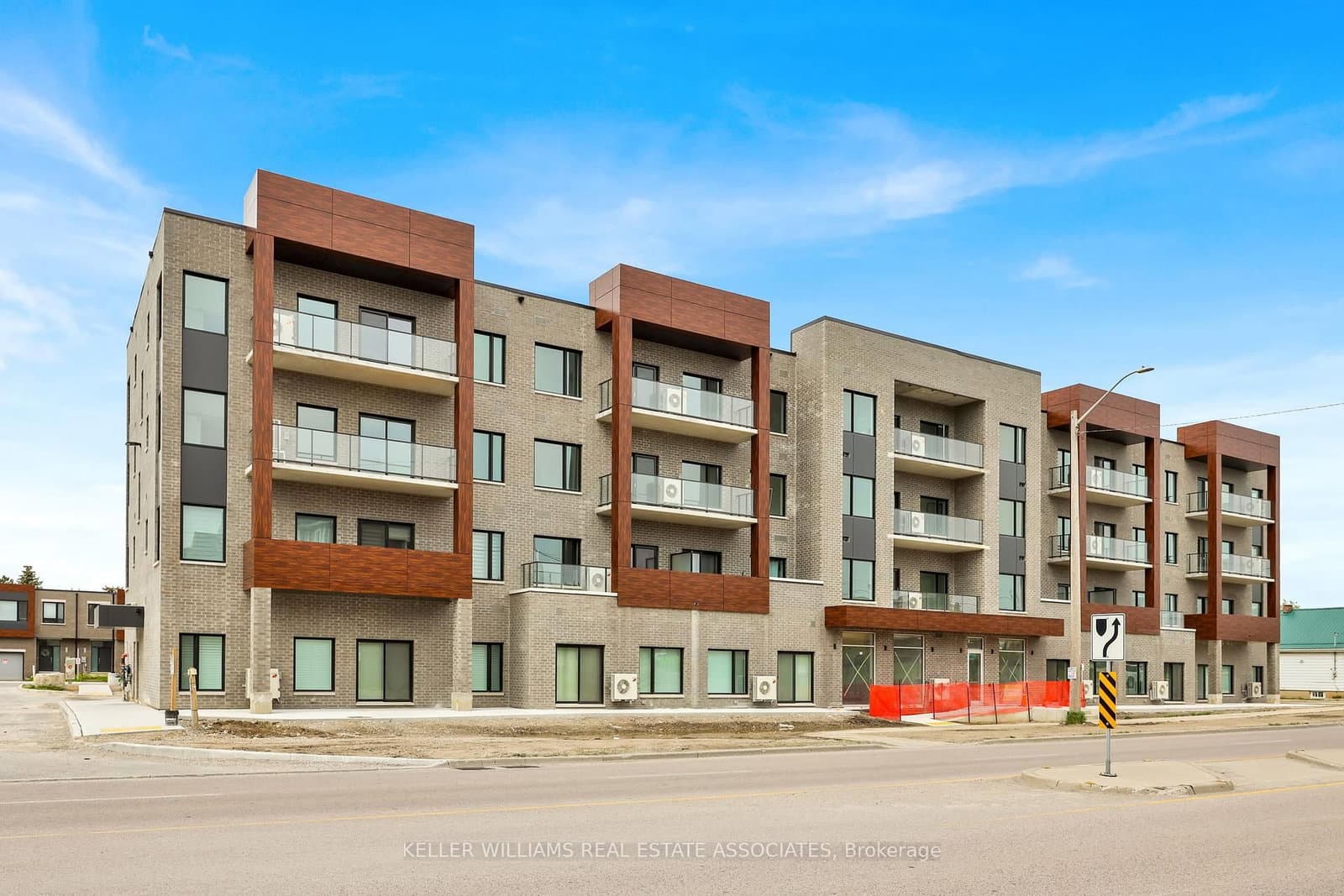 408 Dundas Street S, Unit 410