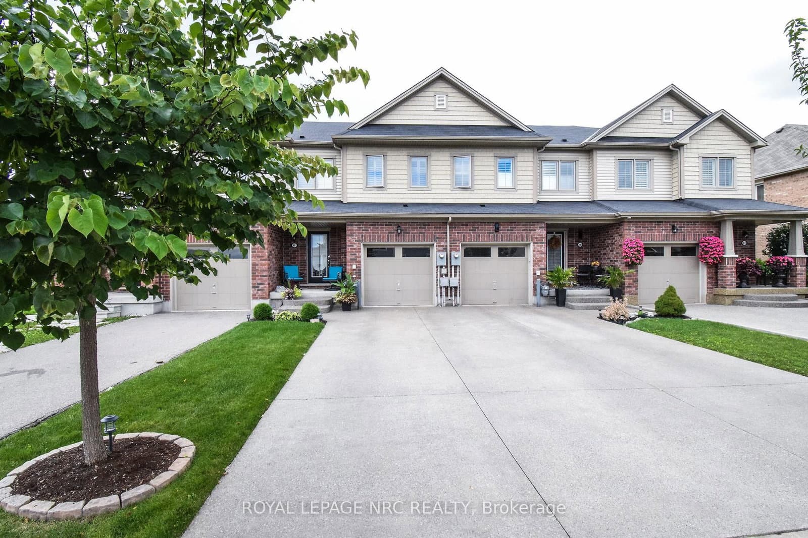 8683 Dogwood Crescent