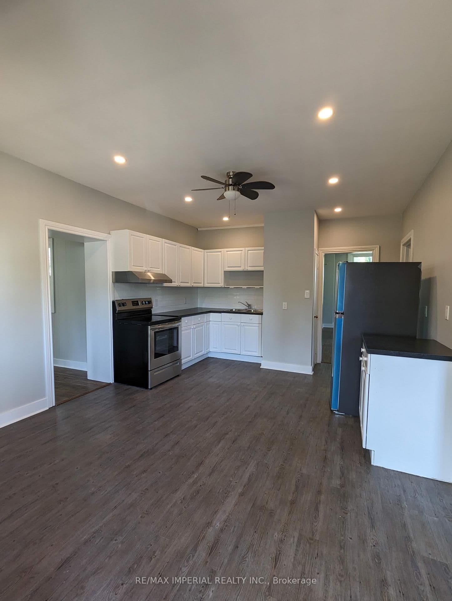2B HURON Street