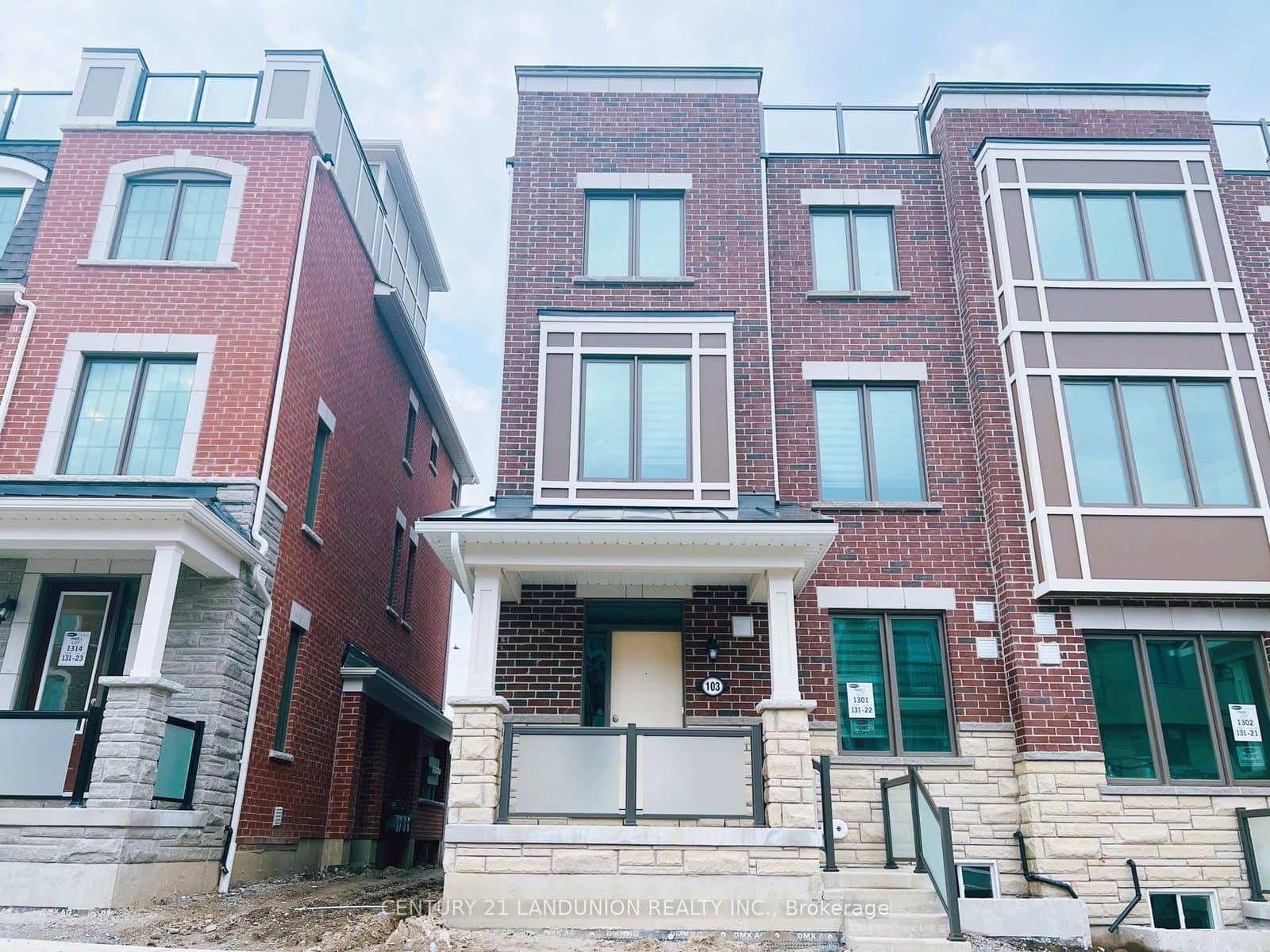 103 Thomas Frisby Jr. Crescent