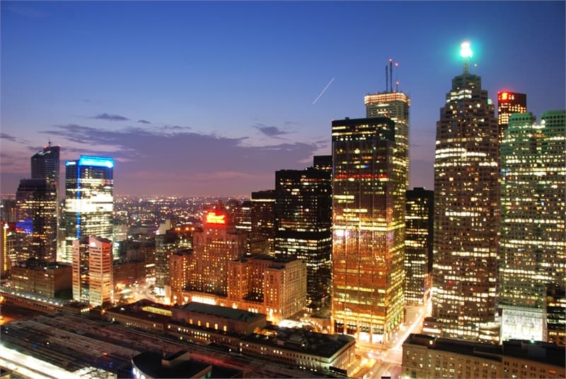 33 Bay at Pinnacle Centre Condos - Image 4