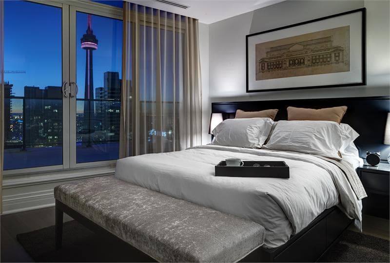 33 Bay at Pinnacle Centre Condos - Image 10