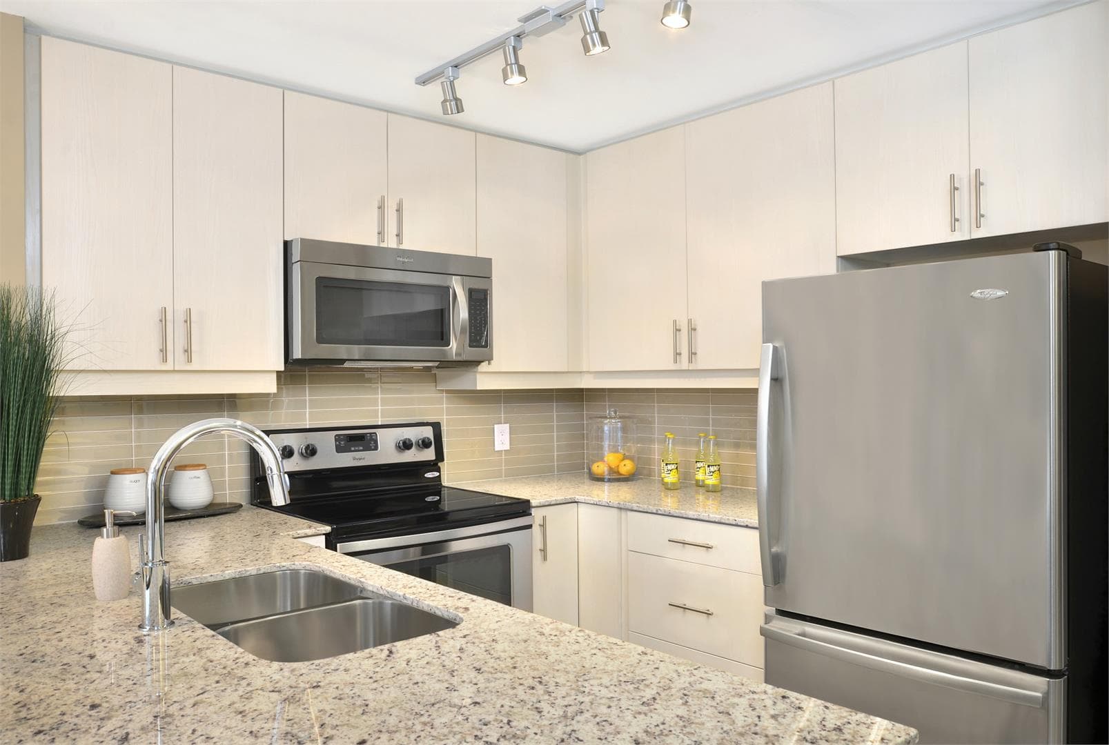 Pinnacle Grand Park 2 Condos - Image 23