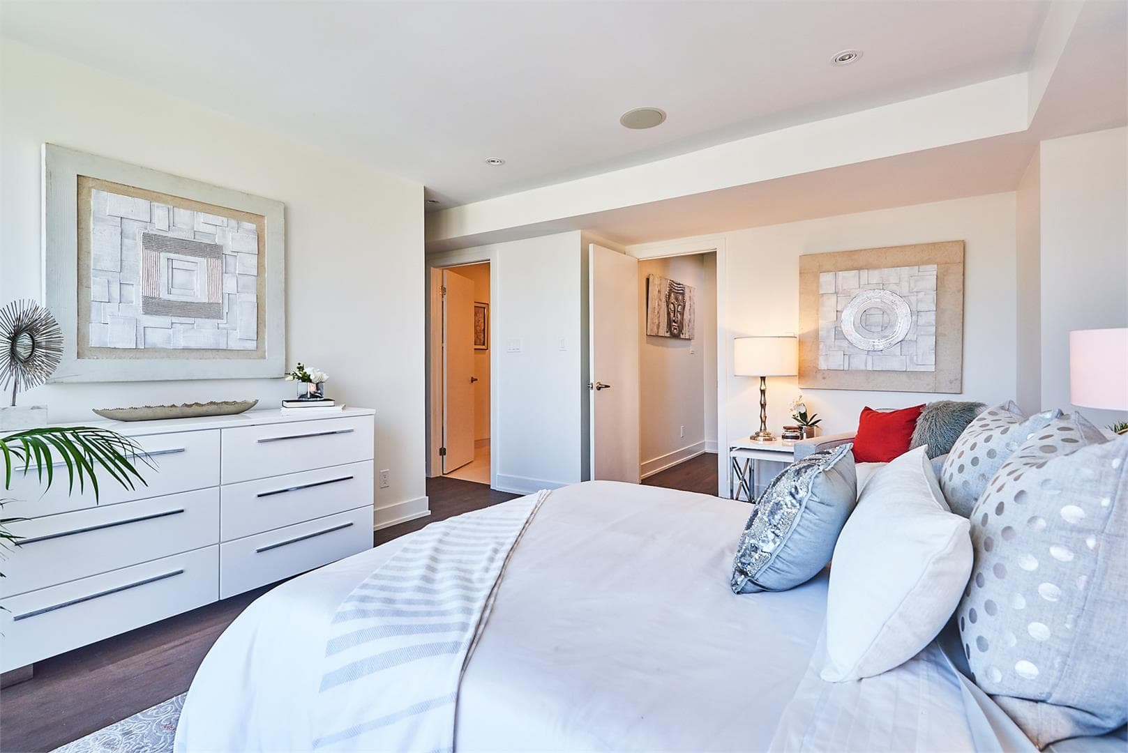 Towns on Curzon - Image 8