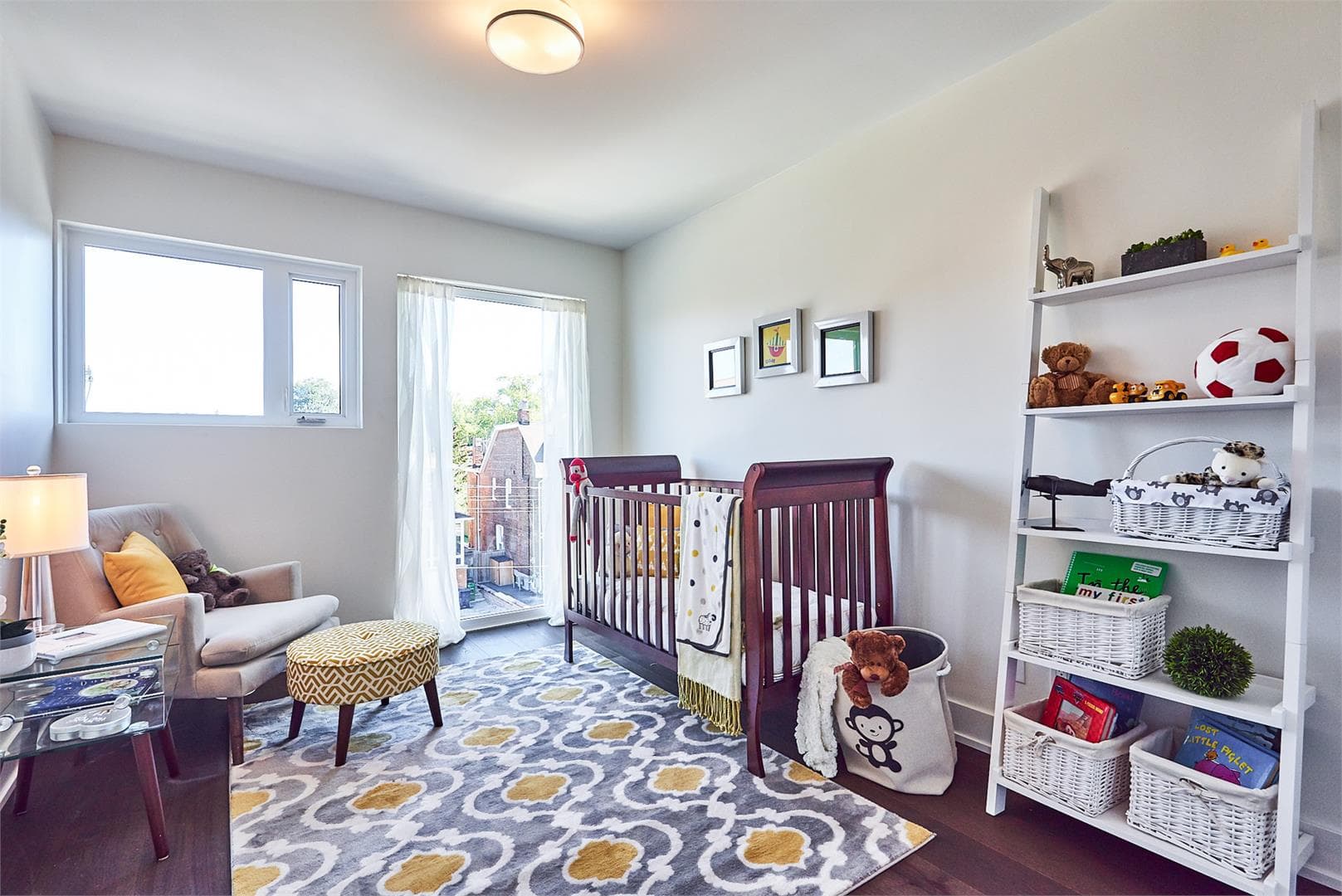 Towns on Curzon - Image 12