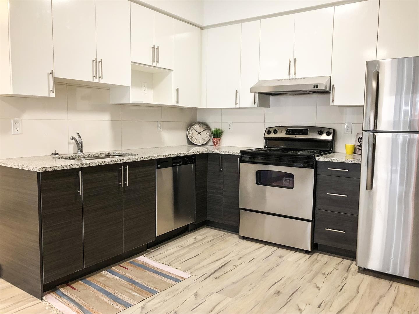 Sunview Suites Condos - Image 22