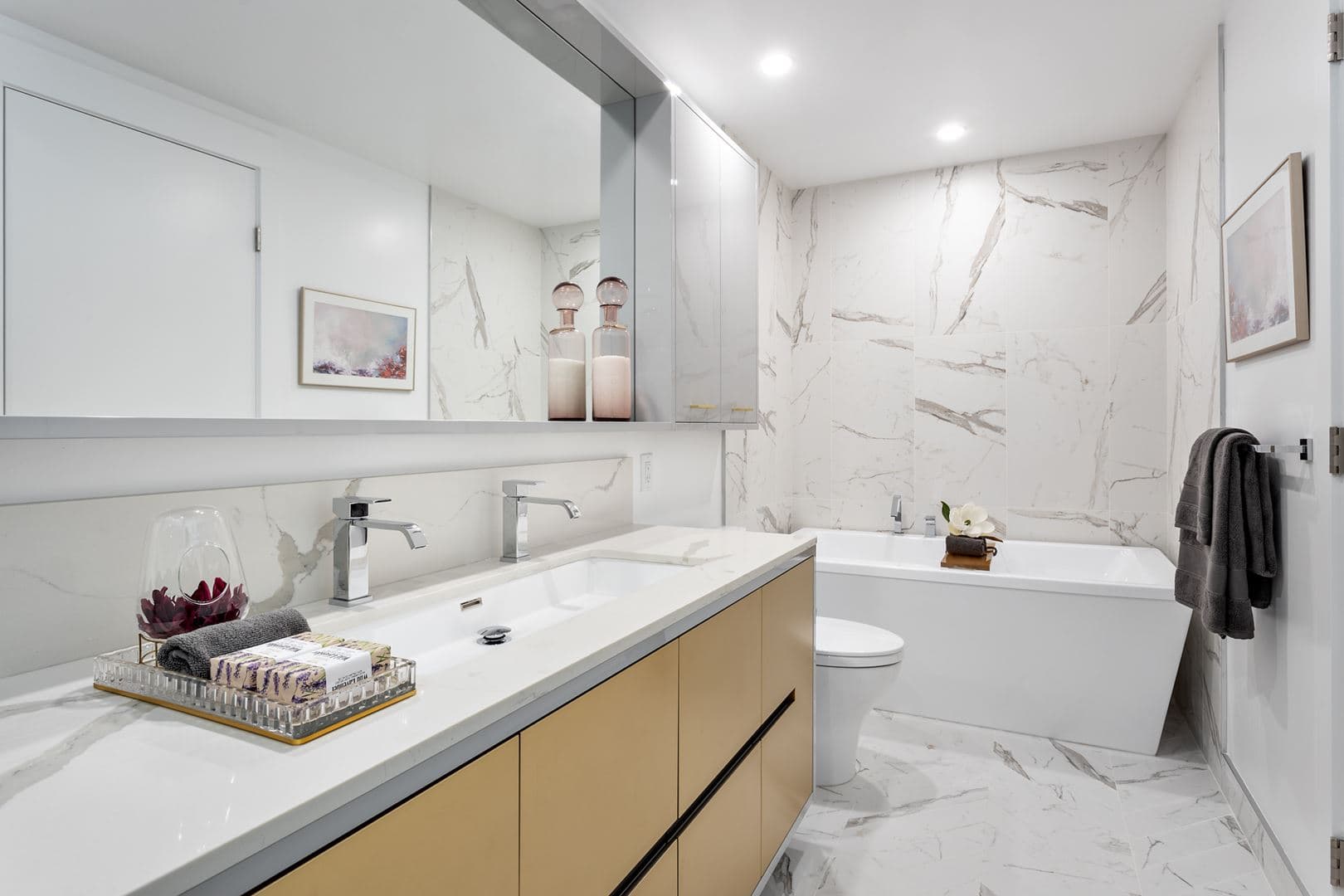 Bordeaux Condos - Image 15