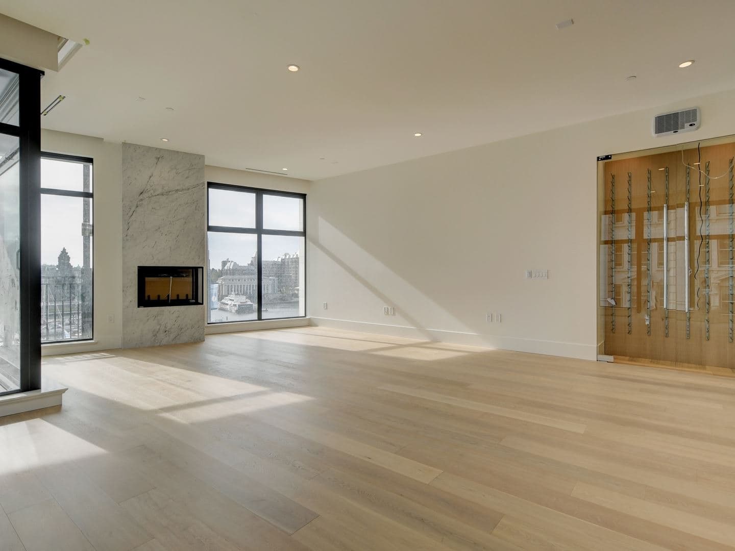 Customs House Condos - Image 18