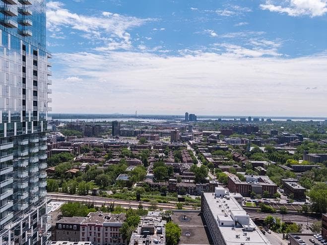 Enticy Condos - Image 16