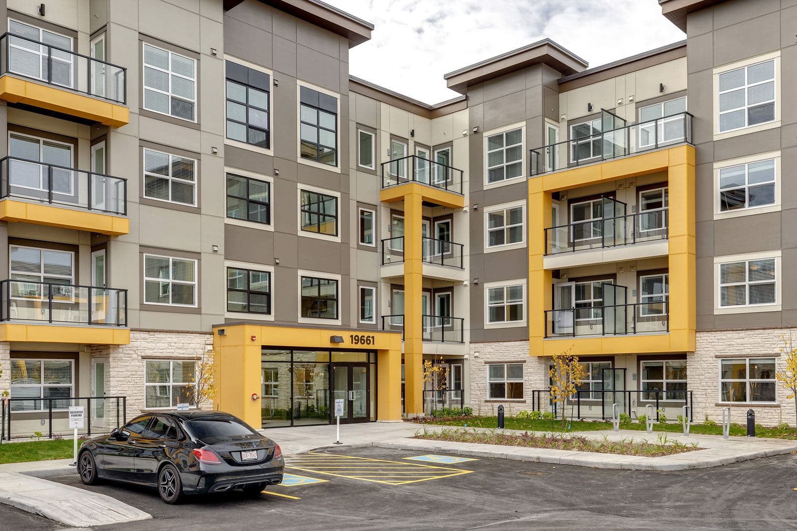 Stile Seton Condos - Image 2