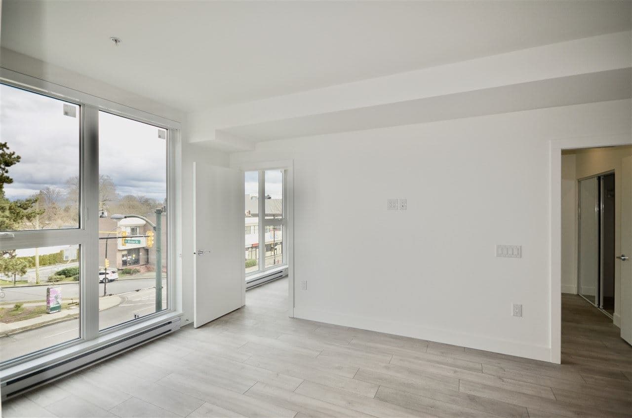 Windsor Views Condos - Image 6