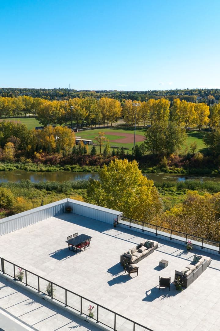 Botanica Condos - Image 8