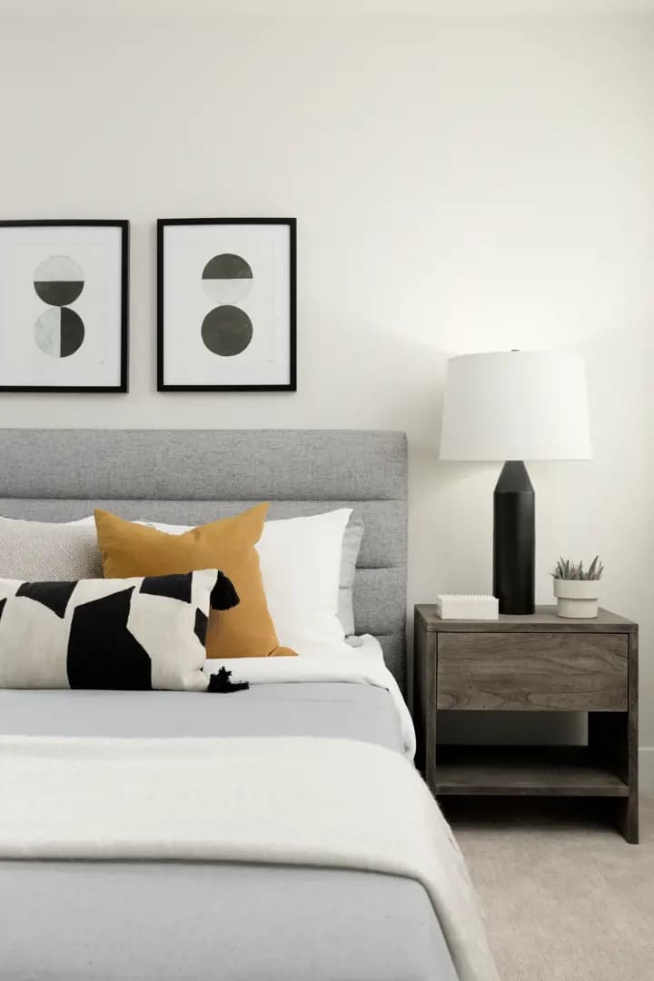 Nora Towns - Image 12