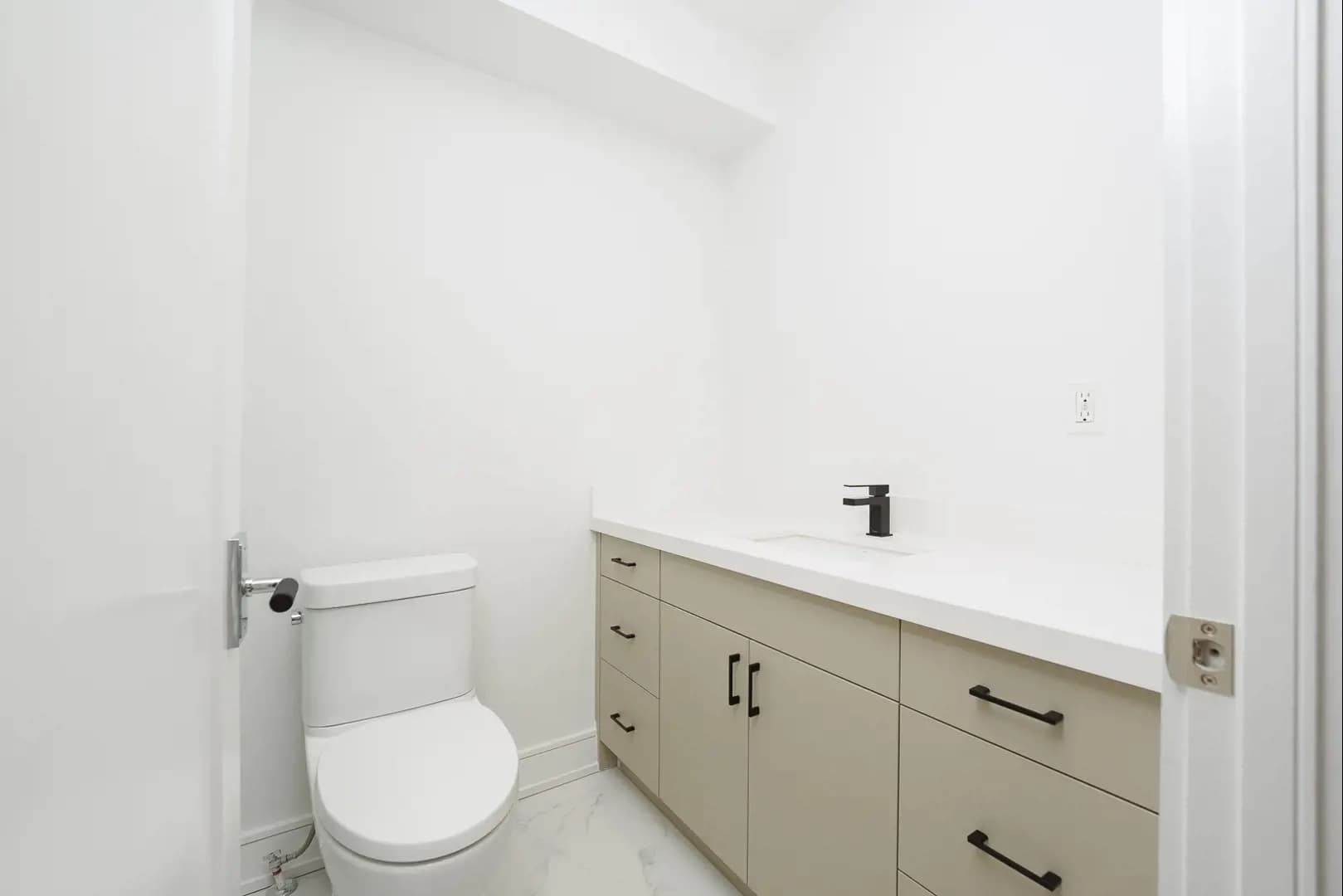 Croft & Hill Towns - Image 15