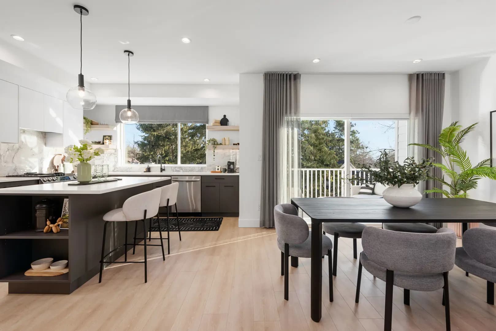 Park & Maven Towns - Image 4