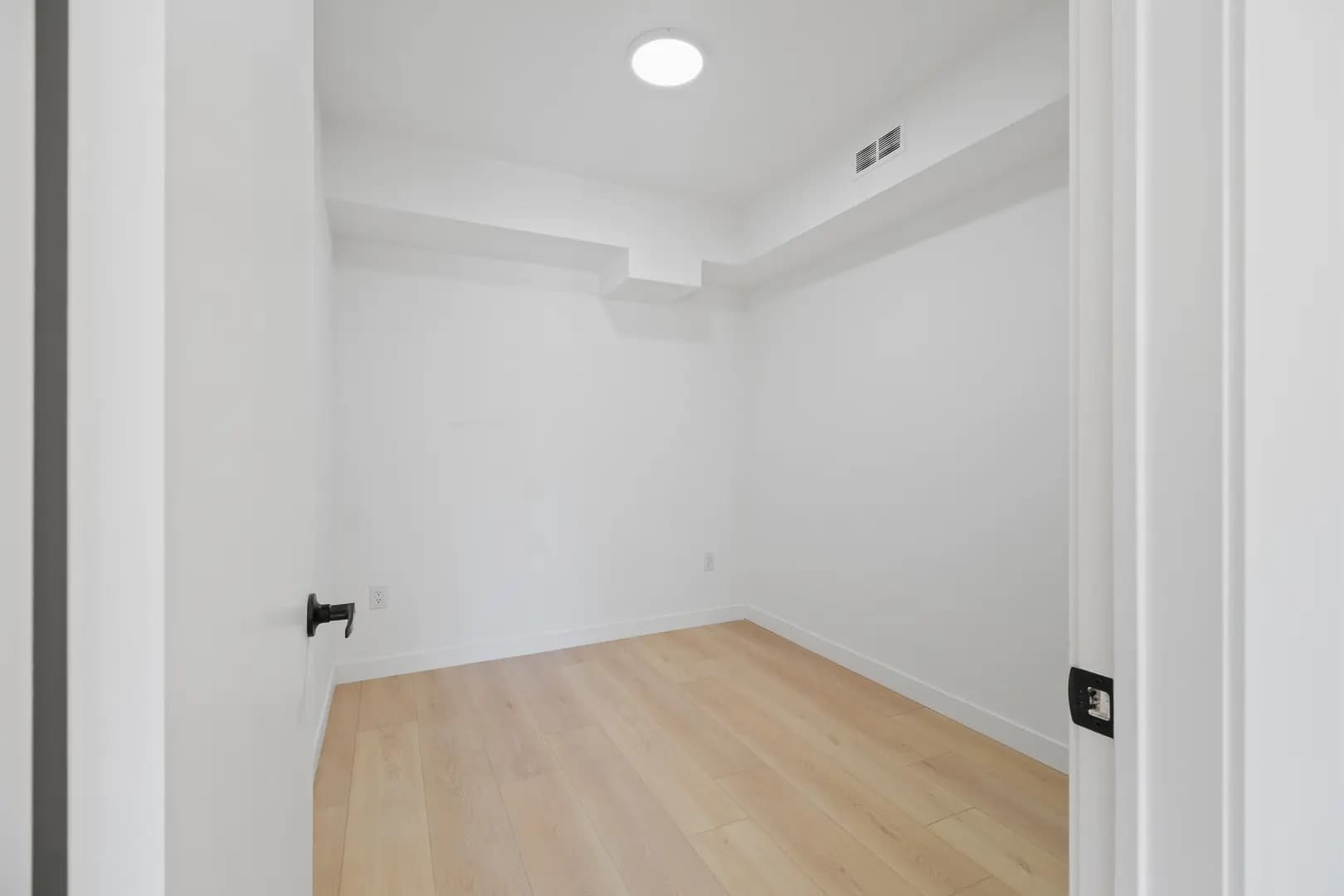 Orchard Park Condos - Image 19